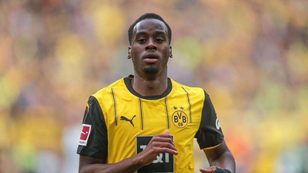 Chelsea đối mặt thách thức lớn trong thương vụ chiêu mộ Jamie Bynoe-Gittens từ Dortmund
