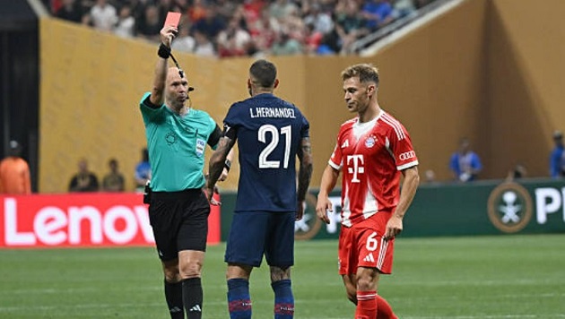 PSG đánh bại Bayern Munich trong trận cầu kịch tính và đầy tranh cãi